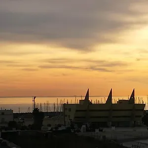 https://grande-vista-mare-a-2-passi-dalla-spiaggia.it-romehotels.com
