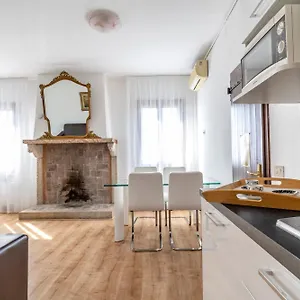https://ca-dei-carmini.hotelslidodijesolo.com